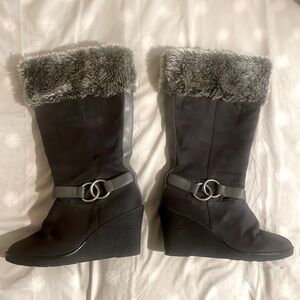 Faux fur lined boots